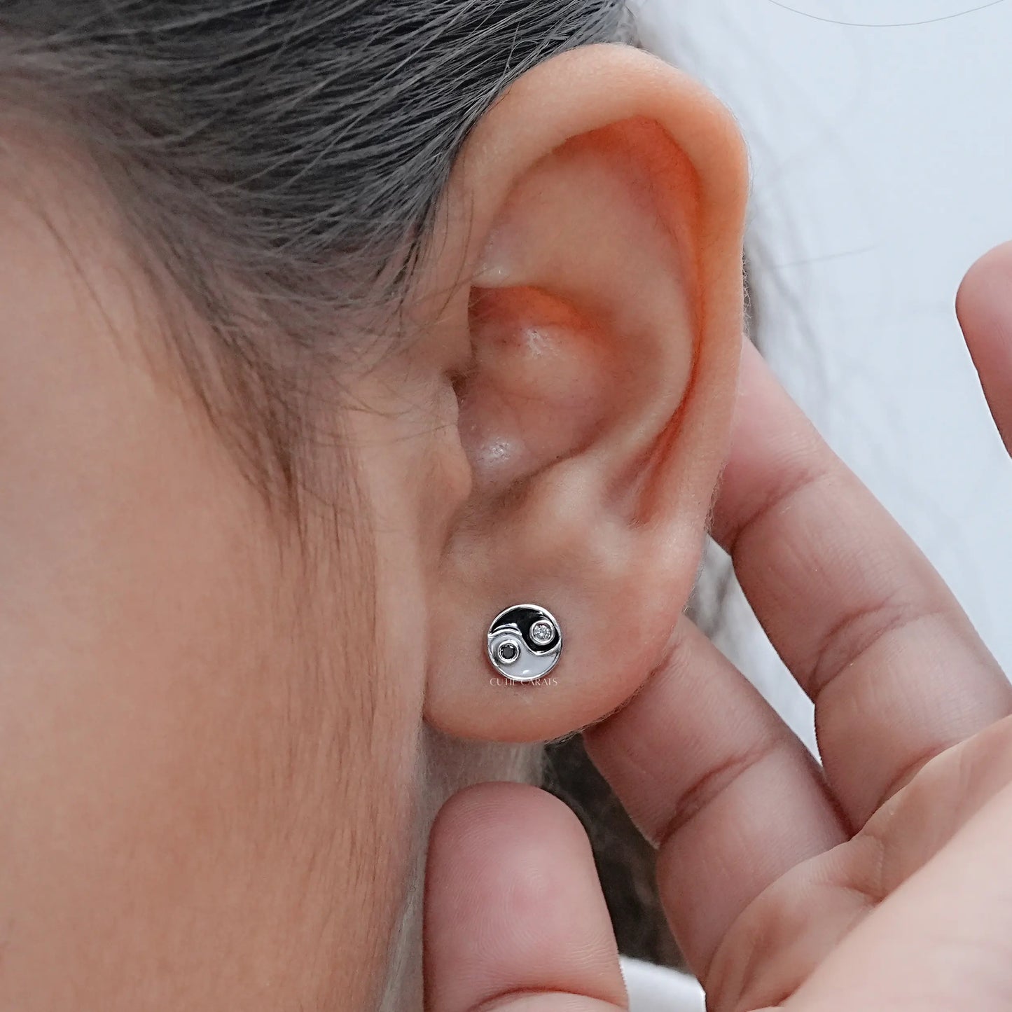 Yin Yang Round Diamond Enamel Stud